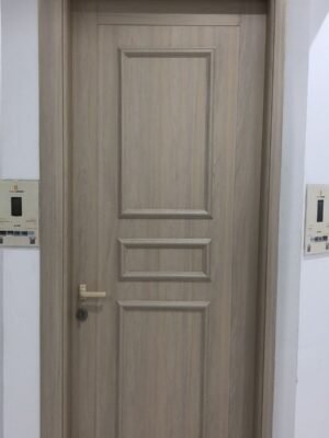 باب pvc مقاوم للماء والبكتيريا والحشرات ضمان ١٠ سنين 